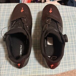 Specialized Black and Red Athletic Shoes